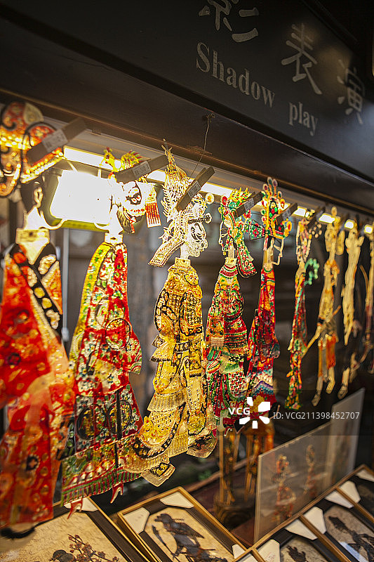 2021年10月，四川省成都市锦里，皮影，皮影戏，皮影表演，非物质文化遗产，非遗，传统手艺，传统文化图片素材