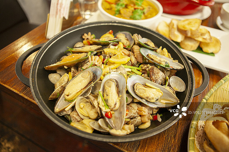 海鲜煲，青口，扇贝，一锅海鲜，泰式海鲜，凉拌海鲜，砂锅海鲜，柠檬海鲜，主菜，晚餐，午餐，宴请，美食，图片素材