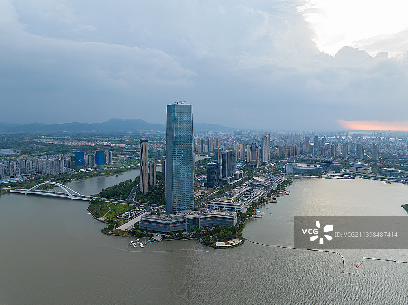江苏省宜兴市东氿湖陶都半岛酒店航拍风光图片素材