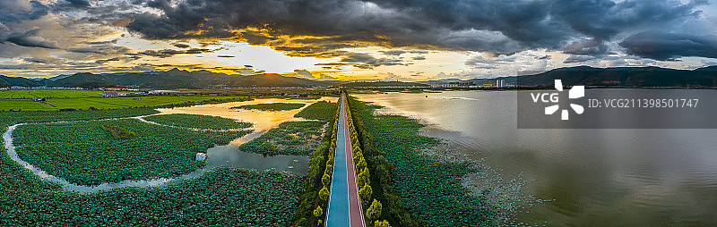 云南省红河州石屏县异龙湖风光图片素材