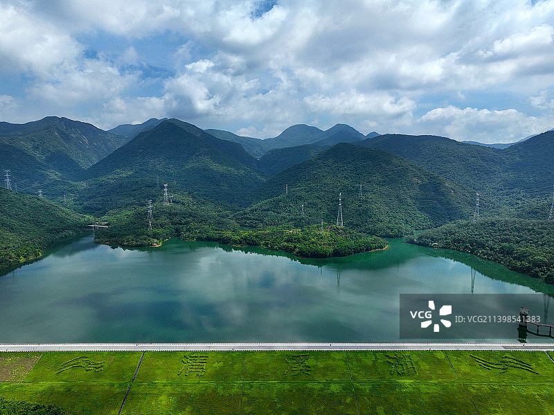 广东省东莞市清溪镇银瓶山森林公园清溪湖航拍图片素材