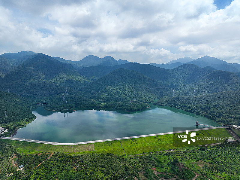 广东省东莞市清溪镇银瓶山森林公园清溪湖航拍图片素材