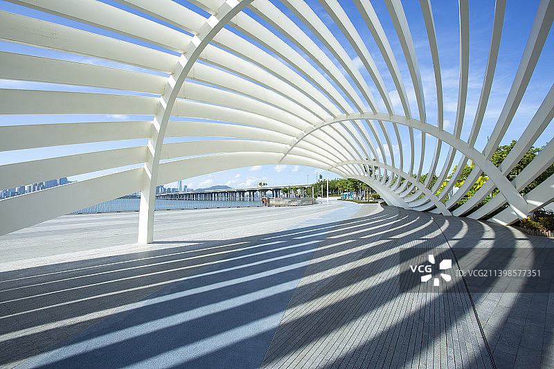 深圳欢乐港湾公园景观造型拱门弧型线条图片素材