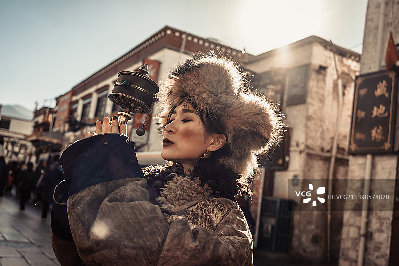 虔诚的信仰图片素材