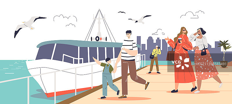 游客在海堤上漫步图片素材