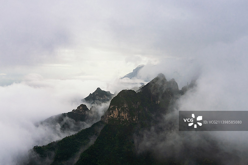 太行山脉河南省新乡段辉县沙窑乡小井村轿顶山景区夏季云海户外风光图片素材