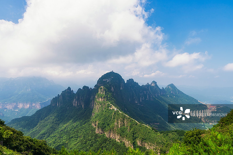 太行山脉河南省新乡段辉县沙窑乡小井村轿顶山景区夏季云海户外风光图片素材