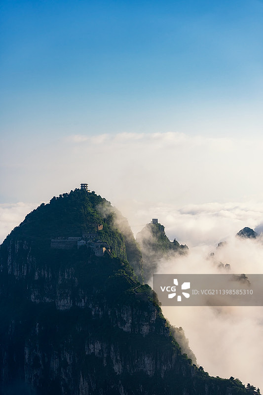 太行山脉河南省新乡段辉县沙窑乡小井村轿顶山景区夏季云海户外风光图片素材