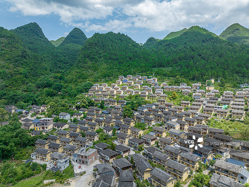 贵州省黔南布依族苗族自治州荔波县瑶山瑶族乡瑶山古寨图片素材