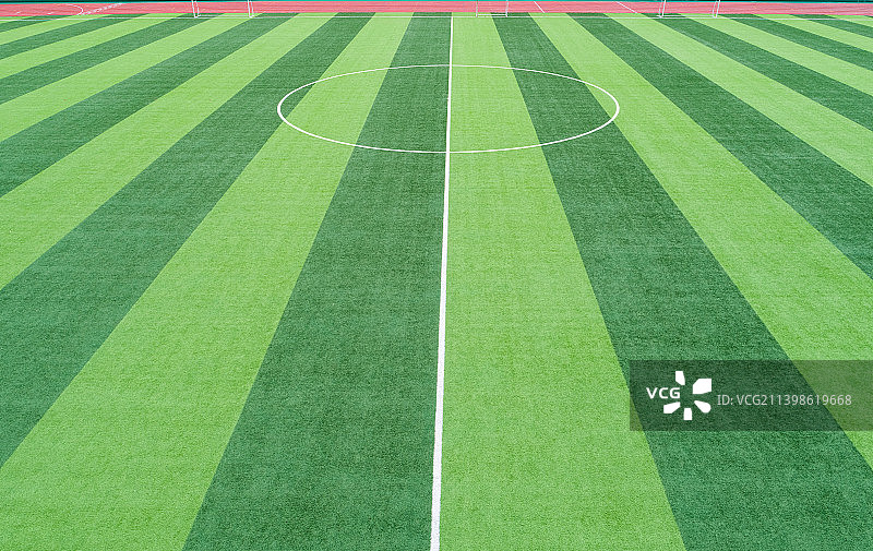 高视角 无人机视角 航拍视角 大学校园 运动场图片素材