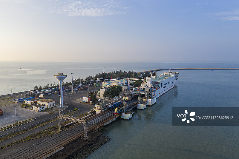 航拍粤海铁路北港码头图片素材