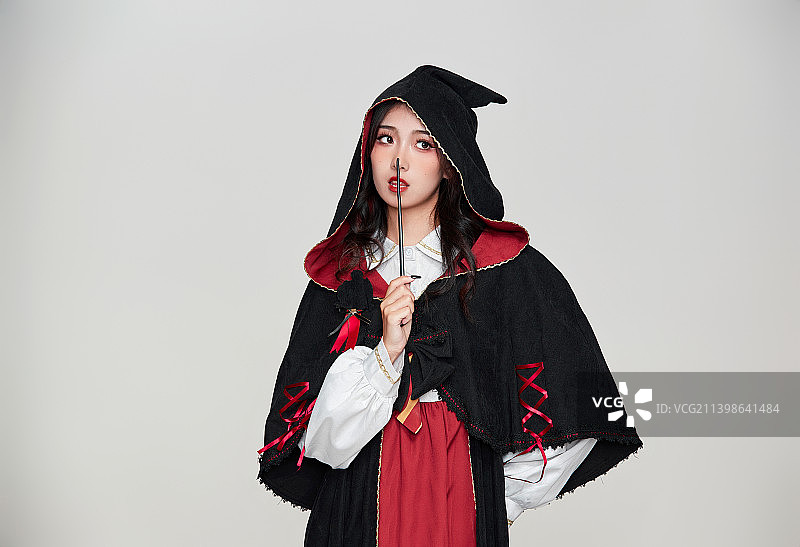 角色扮演霍格沃兹魔法学院学生的少女图片素材