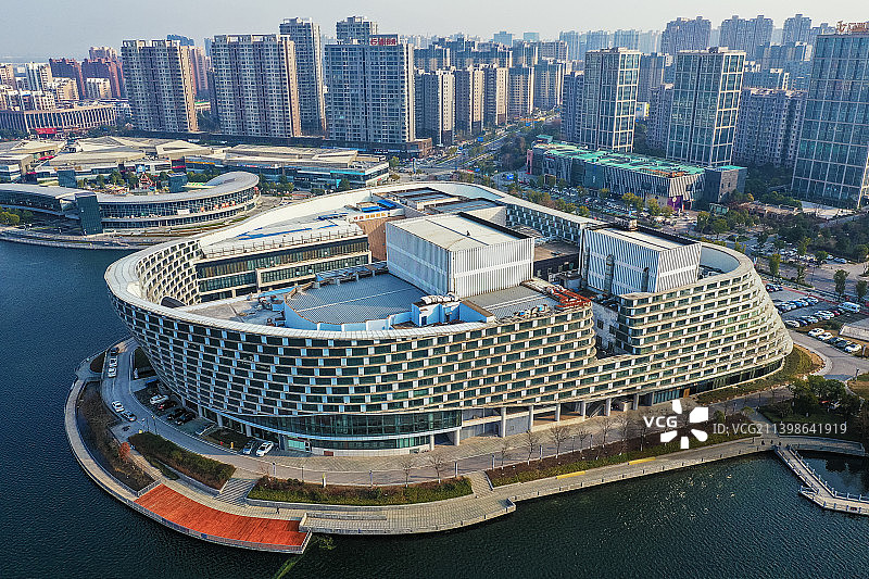 文化艺术中心+江苏省盐城市盐都区聚龙湖公园图片素材