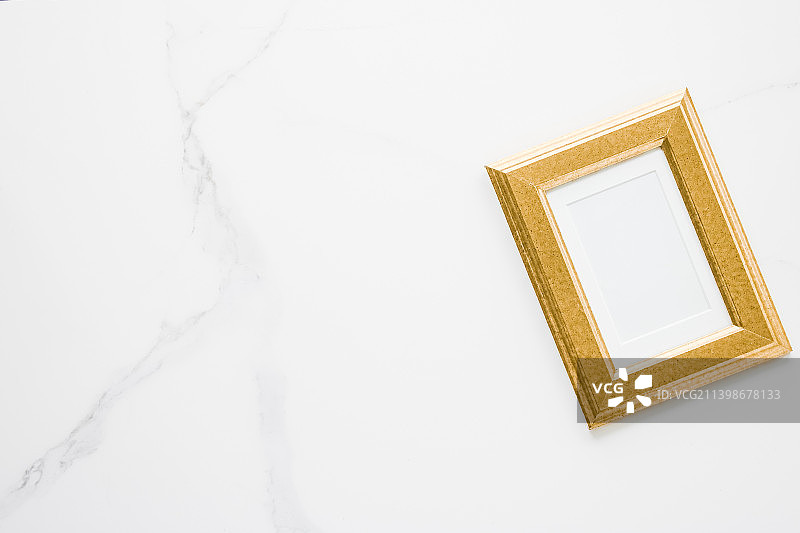 白色背景上的空相框特写图片素材