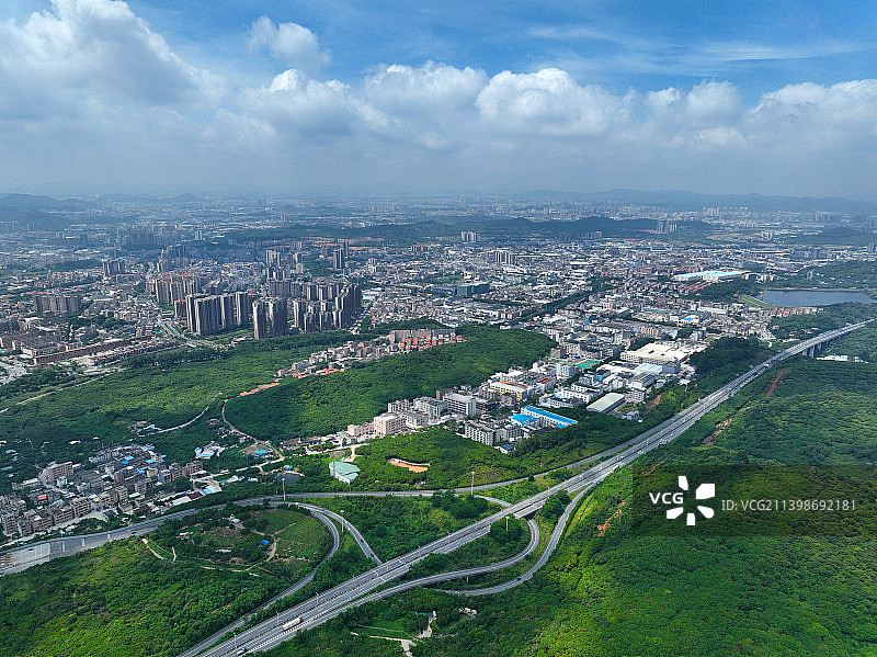 广东省东莞市清溪镇银瓶山森林公园清溪湖航拍图片素材