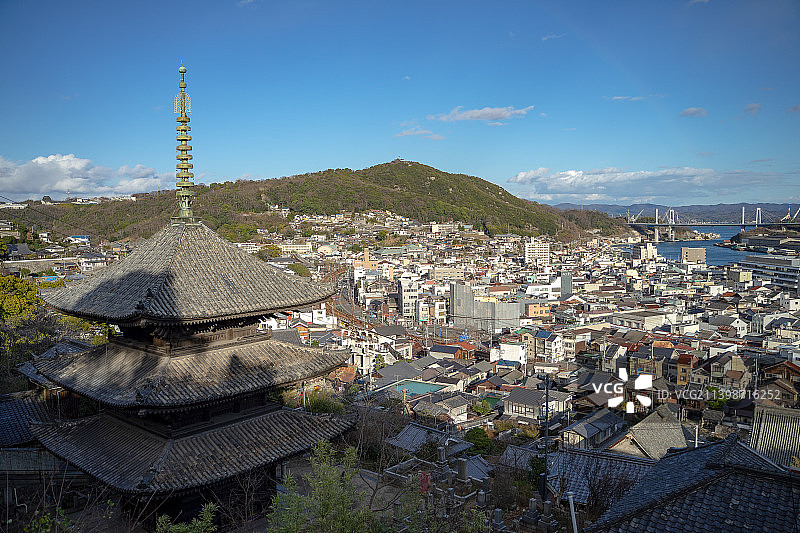 从千光寺山上看日本广岛县尾道市全景图片素材
