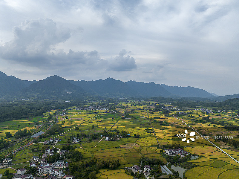 安徽省宣城市旌德县兴隆镇三山村梯田图片素材
