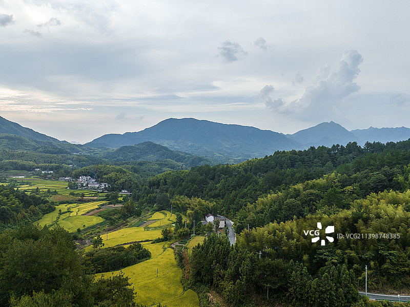 安徽省宣城市旌德县兴隆镇三山村梯田图片素材