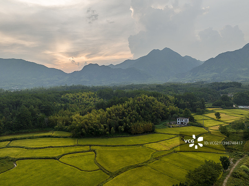 安徽省宣城市旌德县兴隆镇三山村梯田图片素材