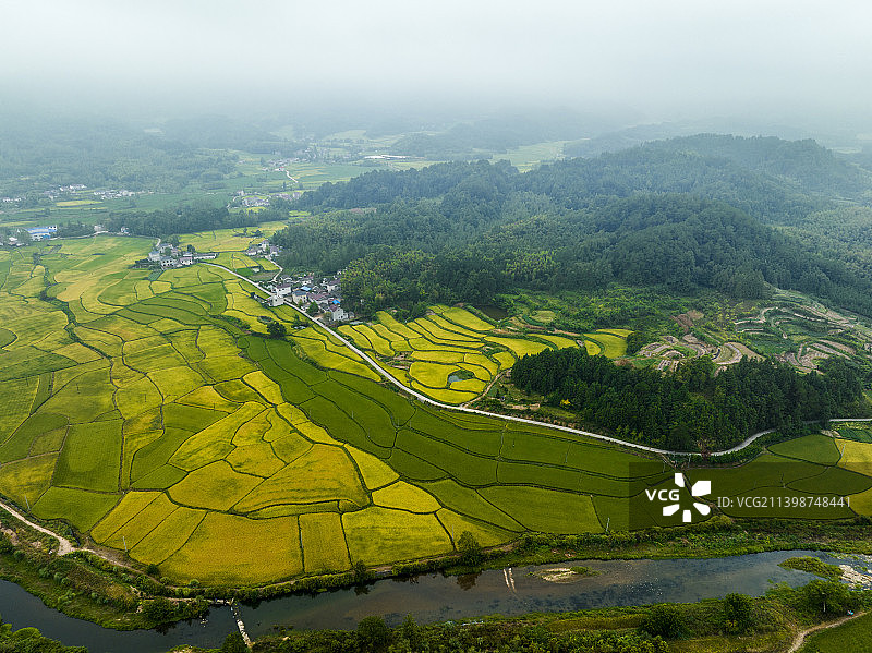 安徽省宣城市旌德县兴隆镇三山村梯田图片素材
