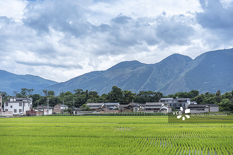 中国云南大理乡村晚霞彩虹风光图片素材