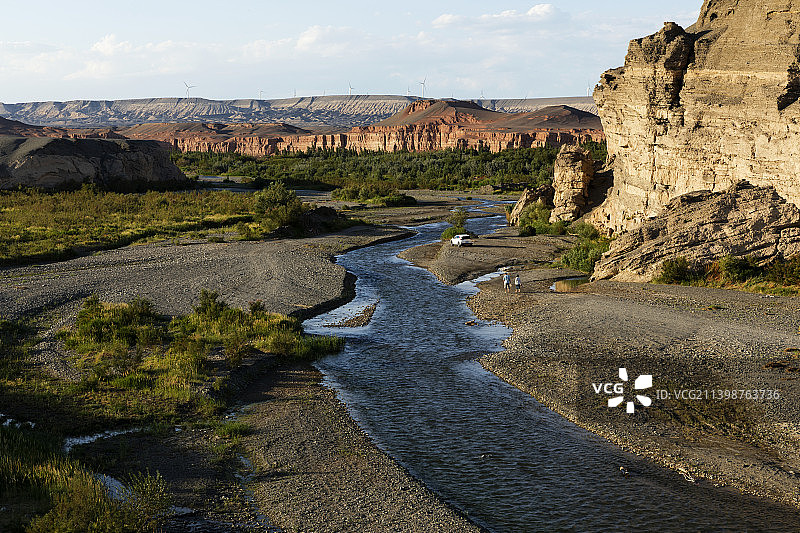 托克逊红河谷--距离乌鲁木齐市150公里,夕阳下,山更红了.图片素材