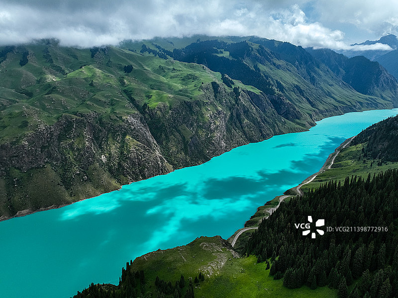 新疆伊犁昭苏县玉湖风光图片素材