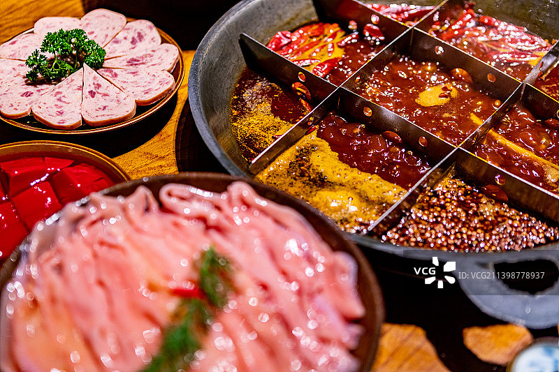 热辣鲜香的重庆火锅图片素材