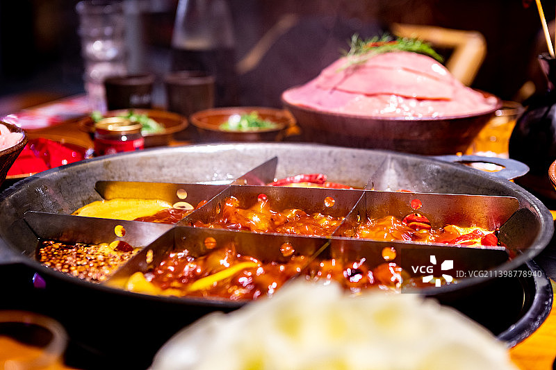 热辣鲜香的重庆火锅图片素材
