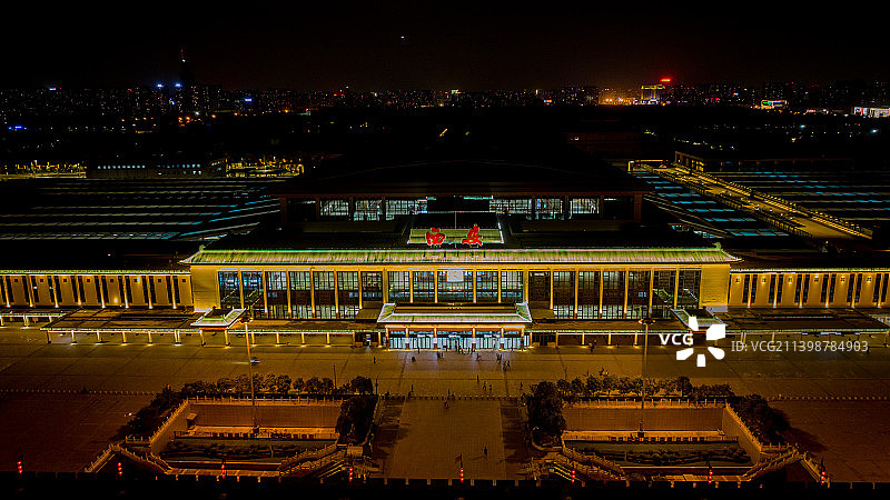 夜晚·西安火车站图片素材