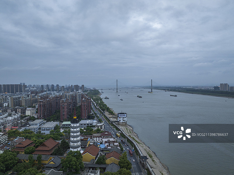 安徽省安庆市长江公路大桥城市风光图片素材