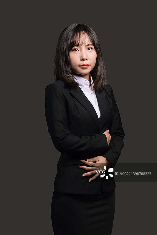 年轻女性职业肖像形象照图片素材