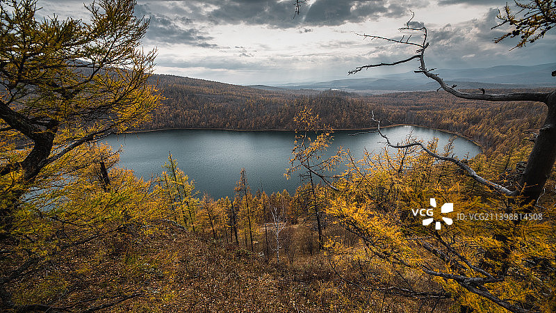 秋日驼峰岭天池图片素材