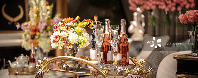 桌子上的红酒图片素材