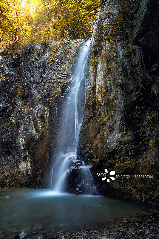 林间秘境--湖北黄冈英山十里桃花溪瀑布图片素材