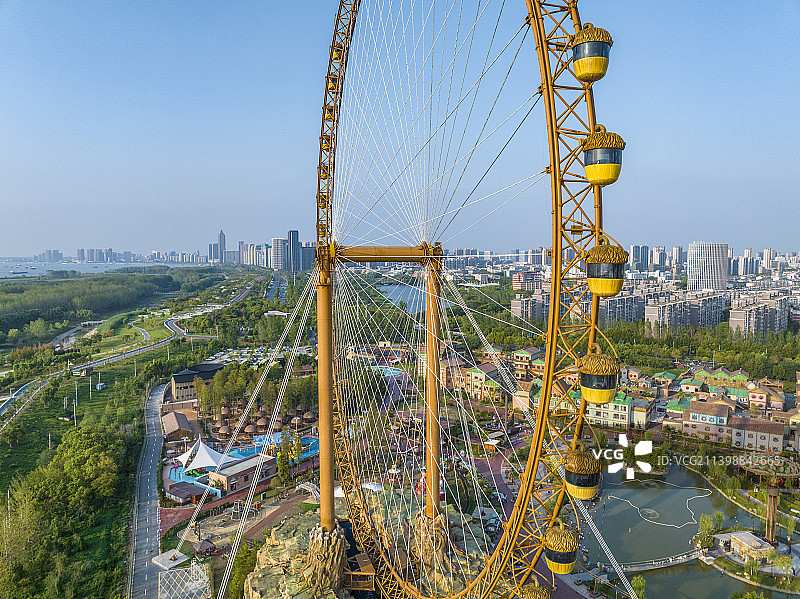 松鼠小镇三只松鼠游乐园摩天轮图片素材