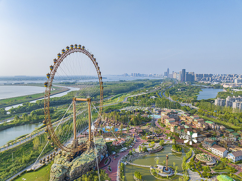 松鼠小镇三只松鼠游乐园摩天轮图片素材