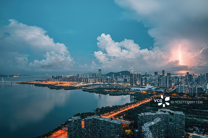 深圳后海湾区傍晚闪电图片素材