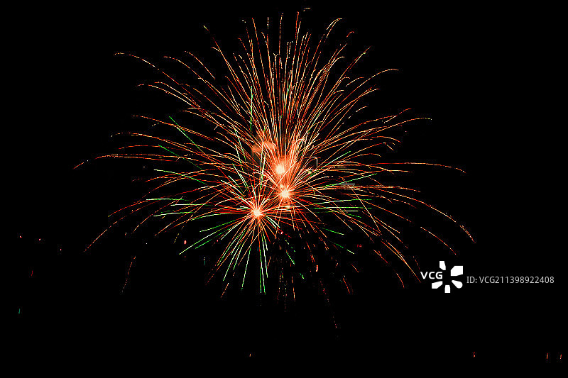 佳节盛典欢庆日 流光溢彩满夜空图片素材