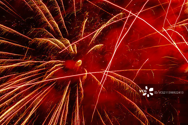 佳节盛典欢庆日 流光溢彩满夜空图片素材