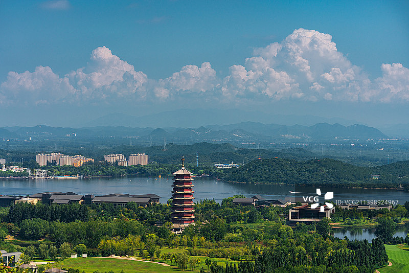 雁栖湖徒步赏湖光山色图片素材