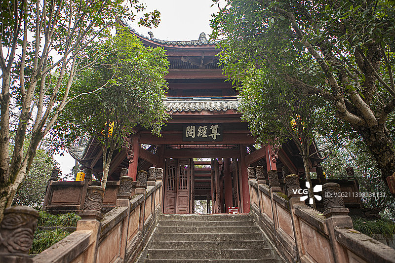 2022年1月，四川省成都市崇州市罨画池，尊经阁，牌匾，阁楼，亭子，古亭，古风，古代，穿越，宫殿，深图片素材