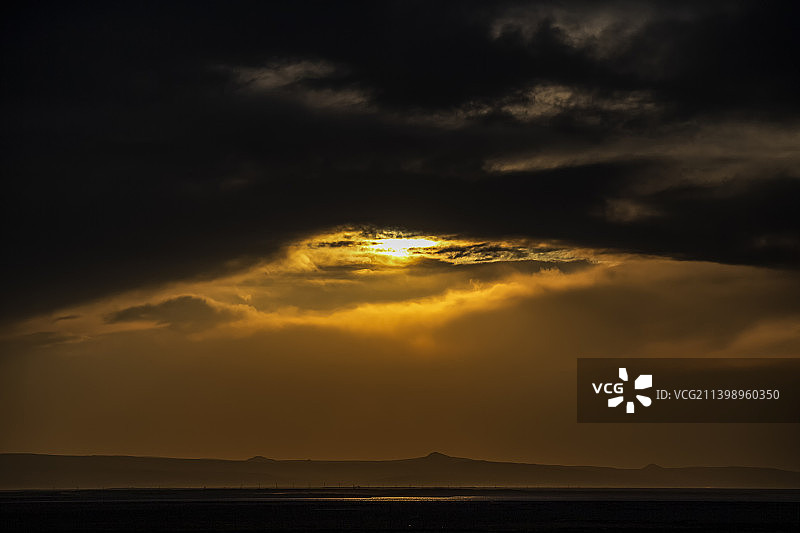 中国西藏阿里普兰县的日落图片素材