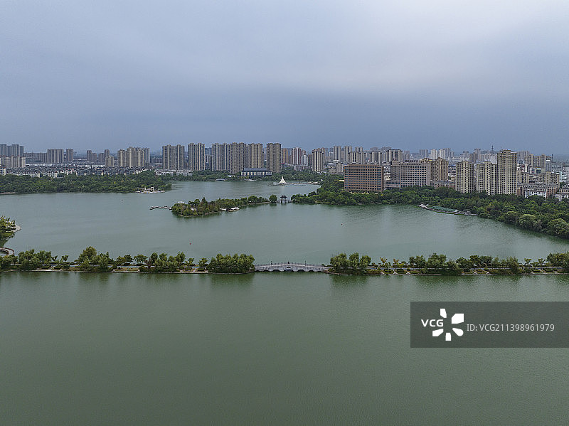 安徽芜湖东湖公园楚风塔风光图片素材