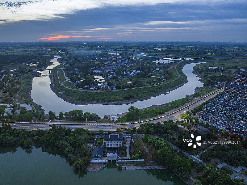 安徽芜湖东湖公园楚风塔日落夜景风光图片素材