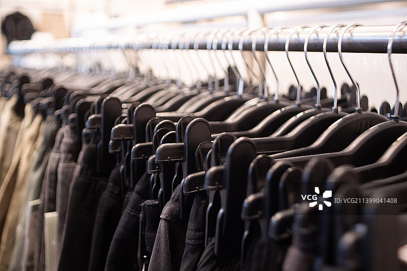 商场折扣服装零售展示图片素材