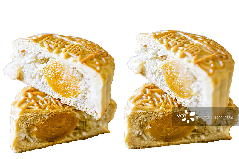 中秋满月团圆椰蓉蛋黄月饼图片素材