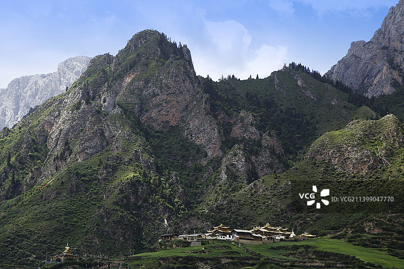 中国甘肃甘南迭部县 “扎尕那”景区图片素材
