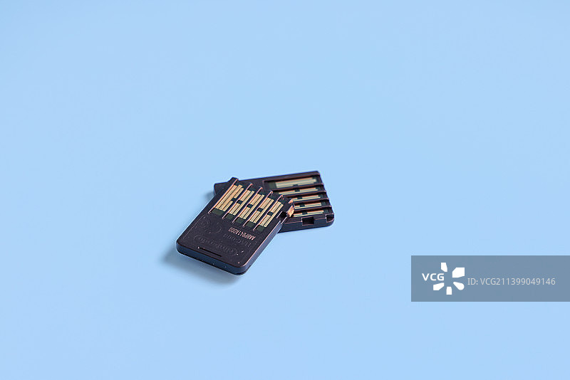 电子娱乐储存卡：掌上游戏机的游戏卡带图片素材