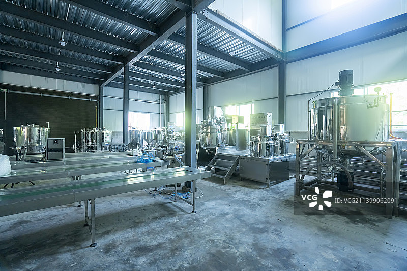 蒸馏车间流水线图片素材